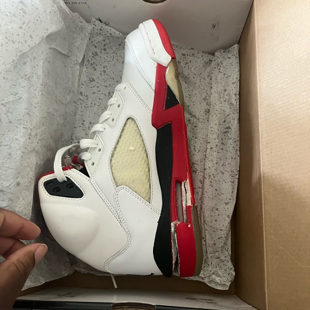 Air Jordan 5 Fire Red 2006 Release! Never worn DAMAGED
